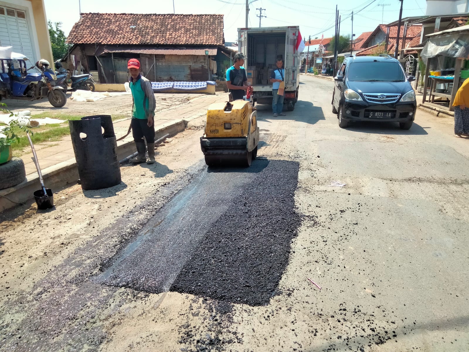 PERBAIKAN JALAN JLAMPRANG