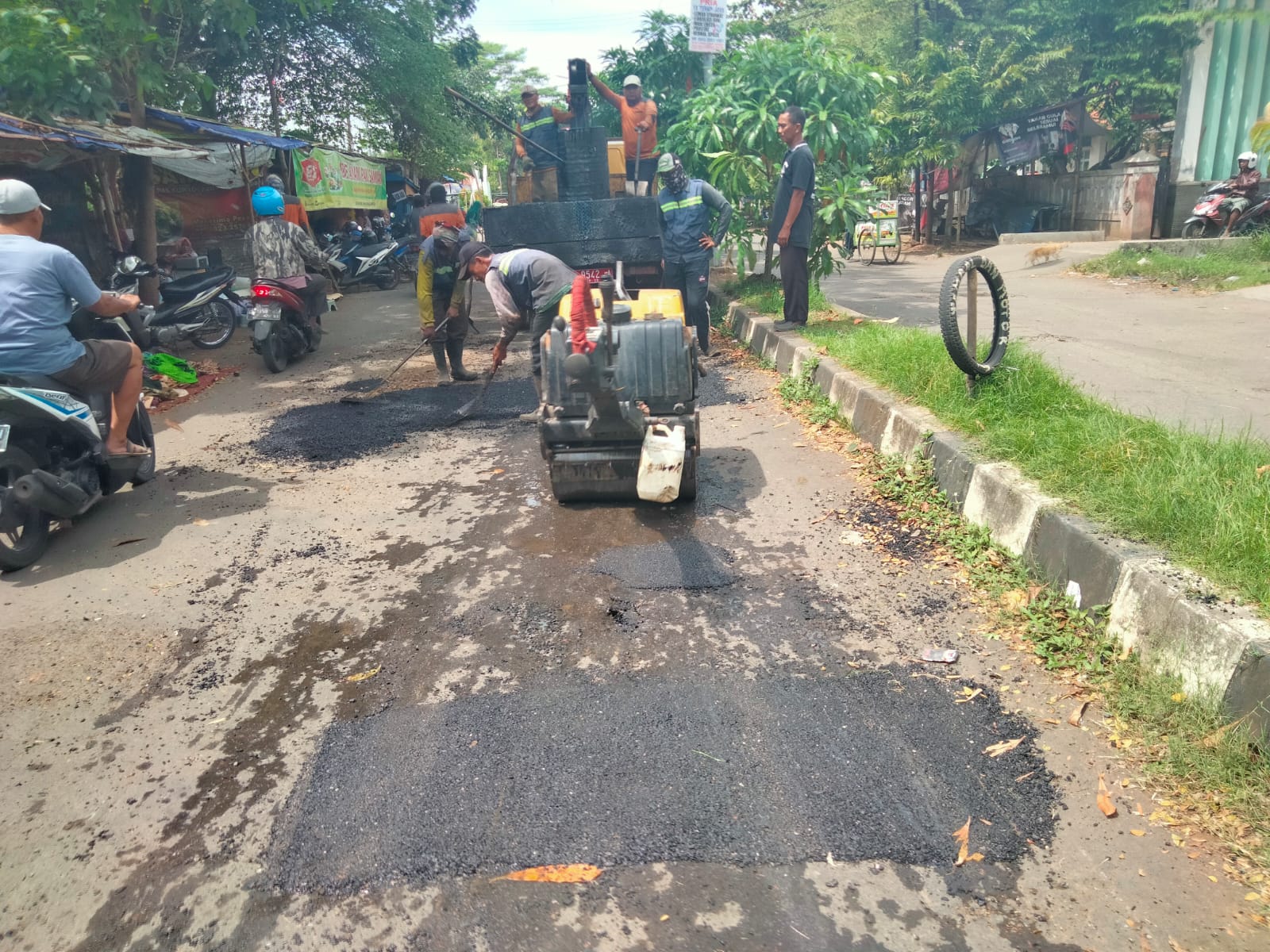 PERBAIKAN JALAN TEKNOPOLITAN RAYA KURIPAN