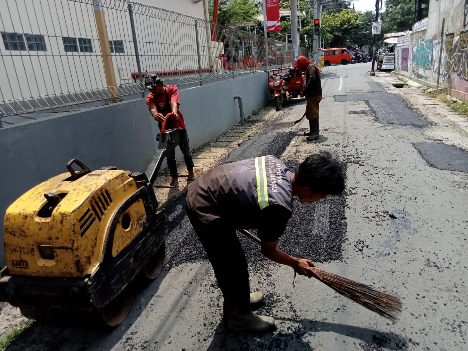 PERBAIKAN JALAN KINTAMANI