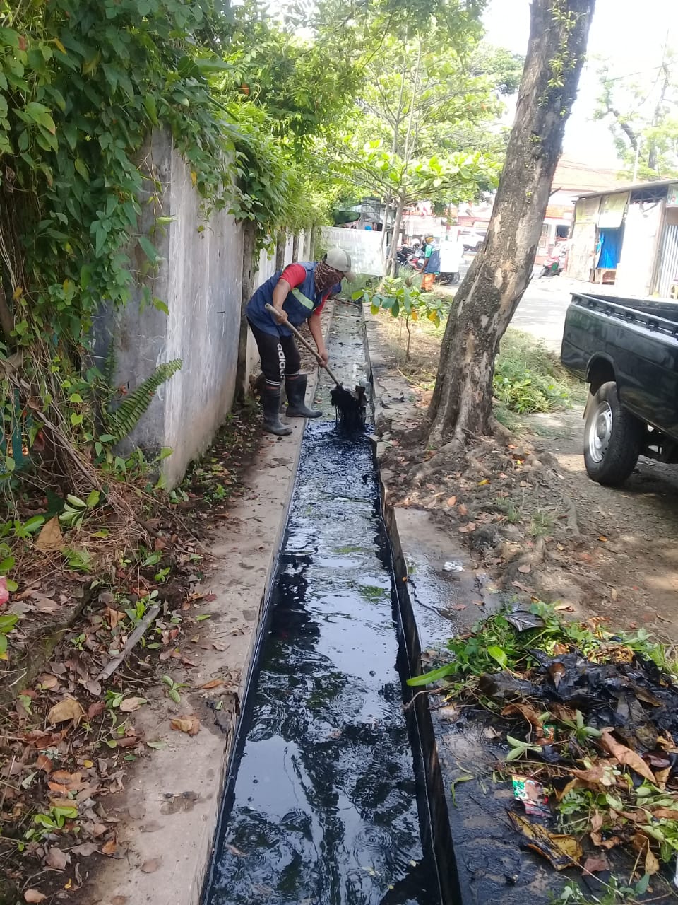PEMBERSIHAN SALURAN PEMATUS JALAN KEPODANG