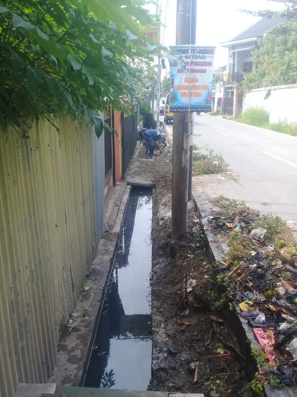 PEMBERSIHAN SALURAN PEMATUS JALAN TONDANO