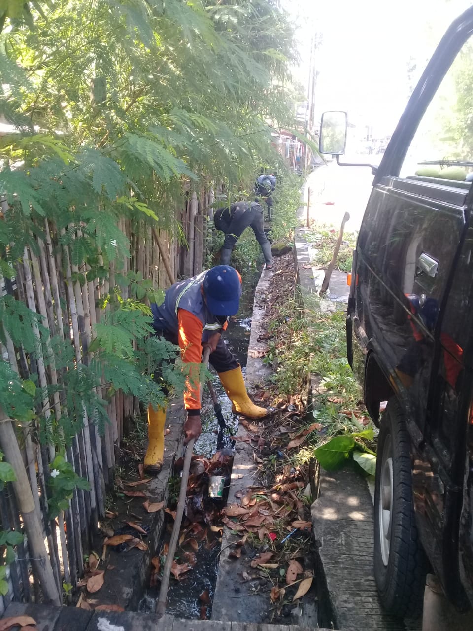 PEMBERSIHAN SALURAN PEMATUS JALAN TONDANO
