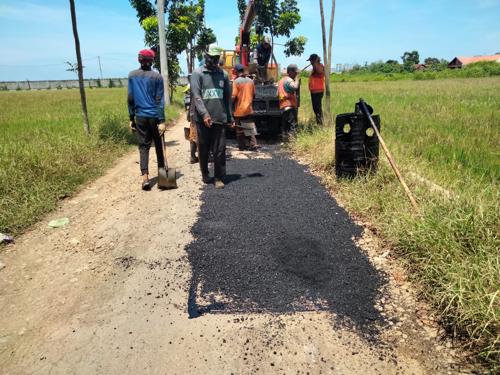 PERBAIKAN JALAN LABUHAN 3