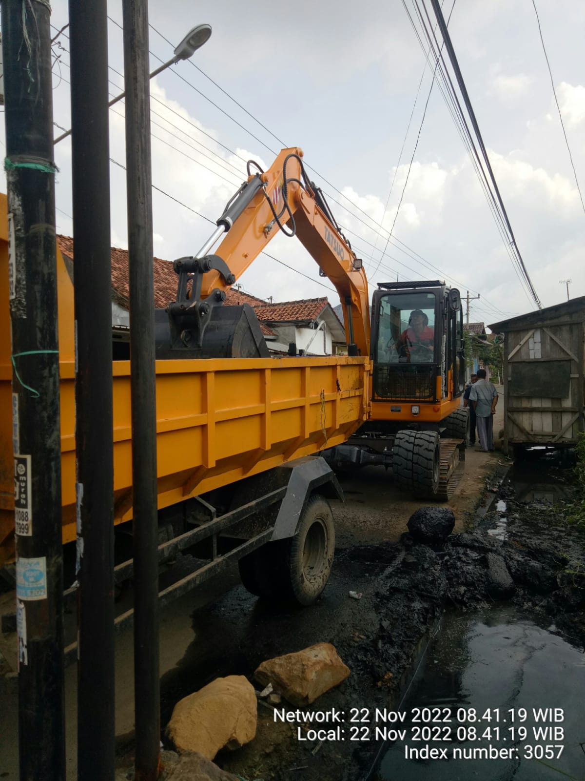 PENGERUKAN ENDAPAN LUMPUR JL. JLAMPRANG