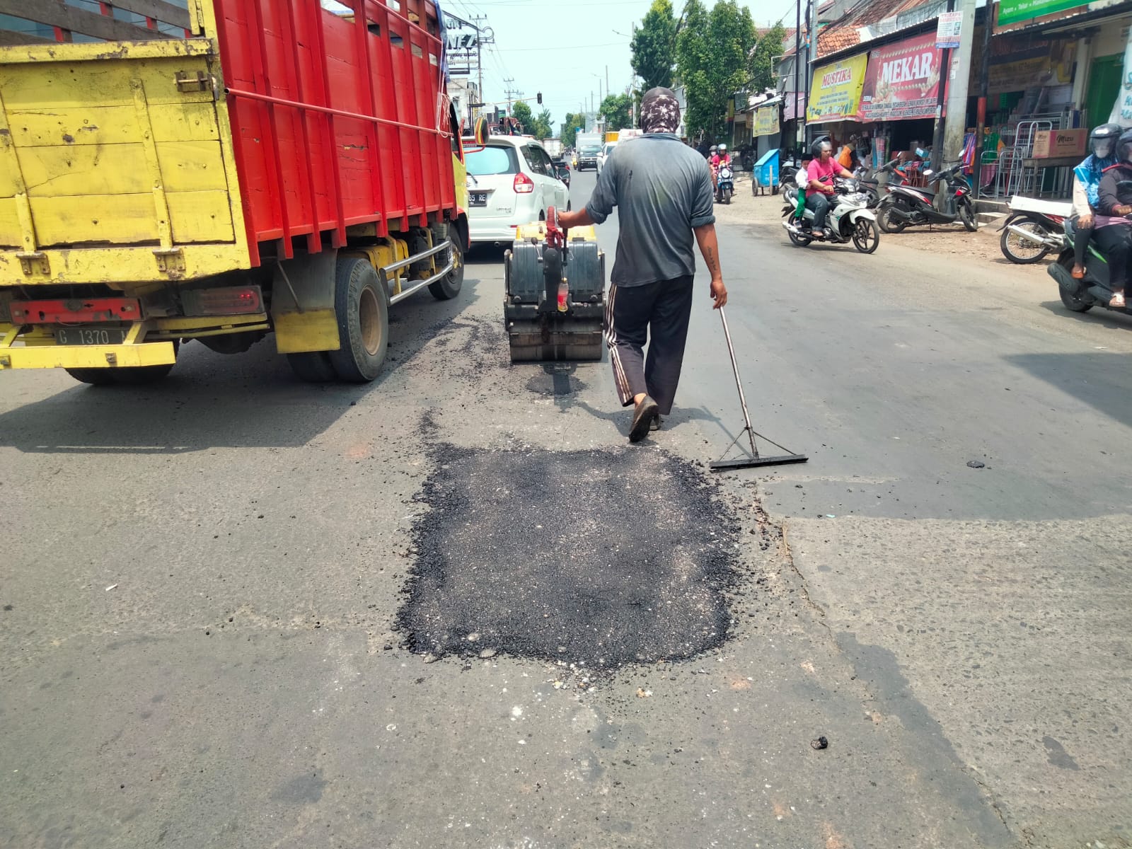 PERBAIKAN JALAN GATOT SUBROTO