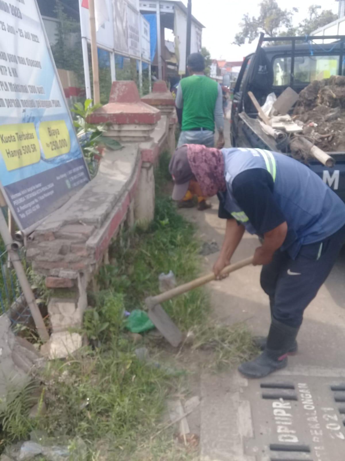 PEMBERSIHAN SALURAN PEMATUS JALAN TONDANO