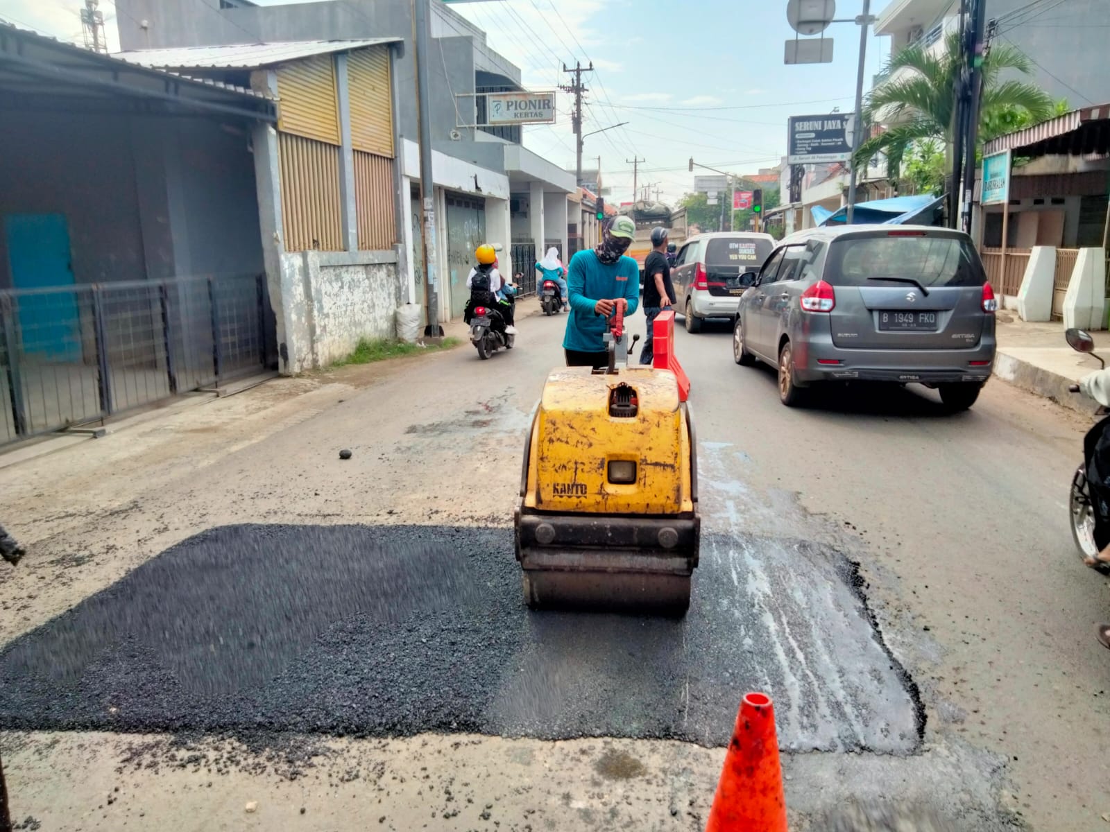 PERBAIKAN JALAN SERUNI