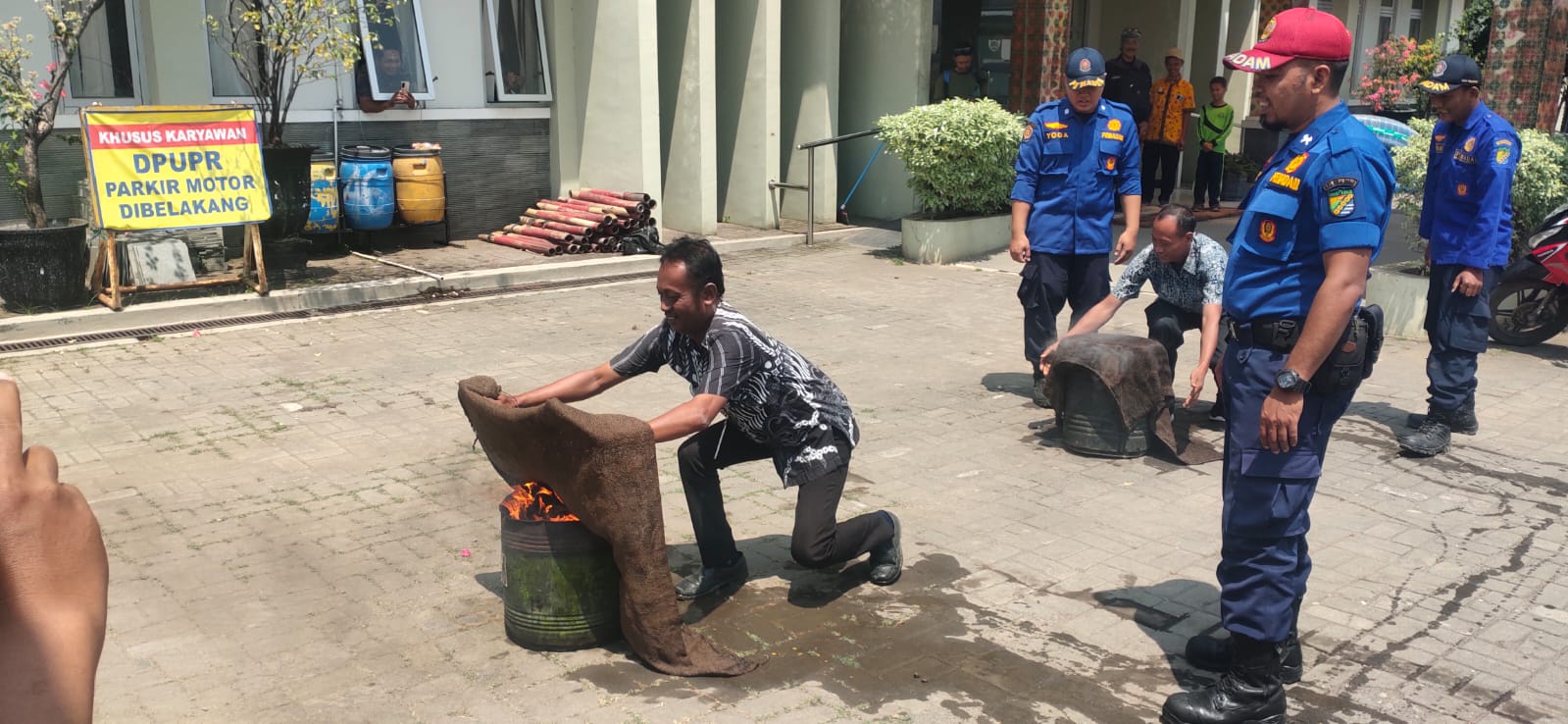 SOSIALISASI DAN PELATIHAN PENCEGAHAN BAHAYA KEBAKARAN