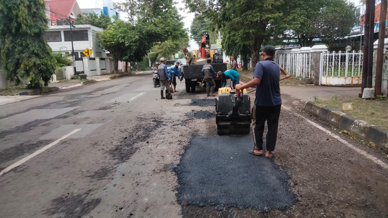 PERBAIKAN JALAN GATOT SUBROTO DAN JALAN DIPONEGORO