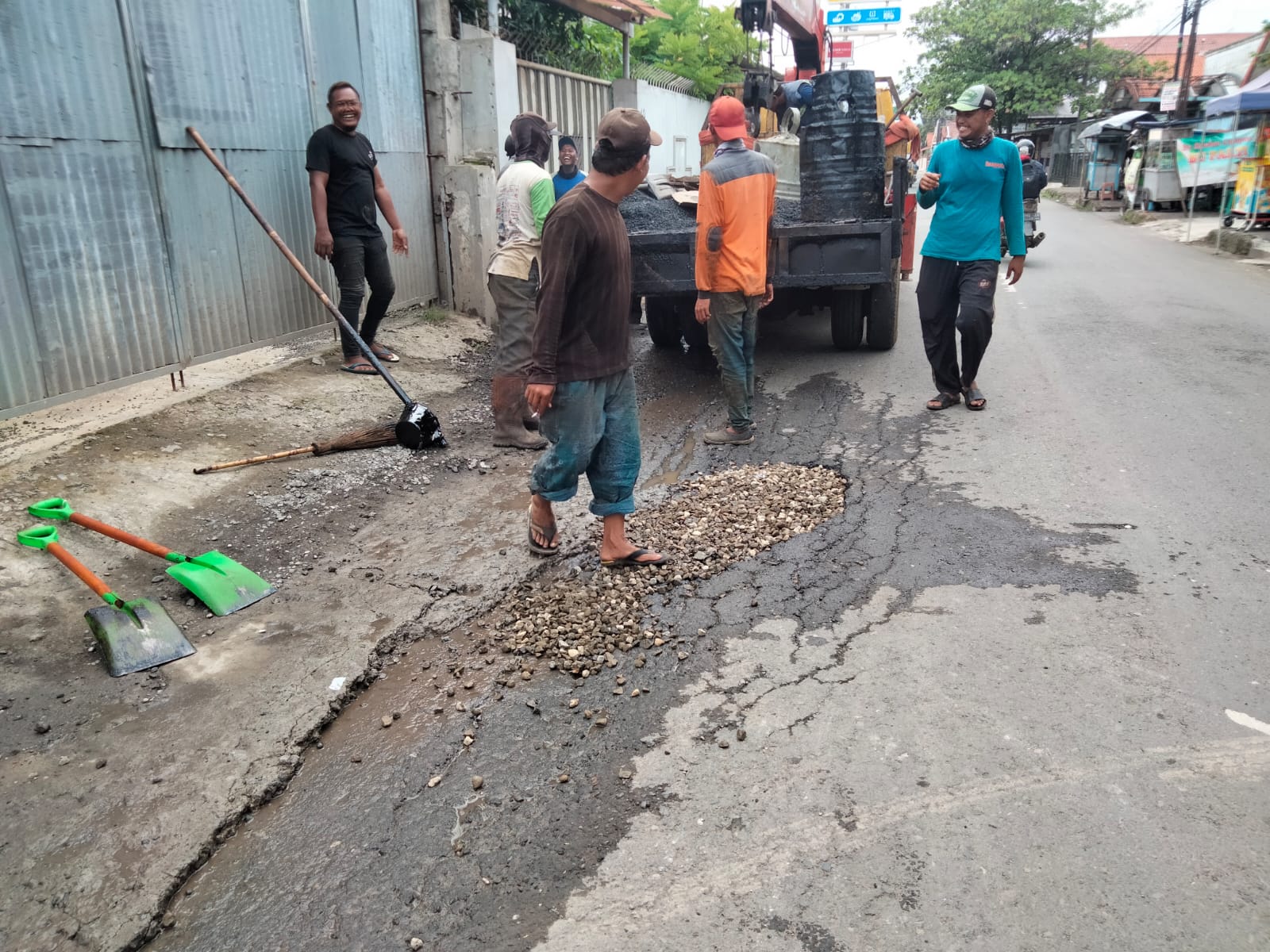 PERBAIKAN JALAN SERUNI, PATIUNUS DAN SULTAN AGUNG