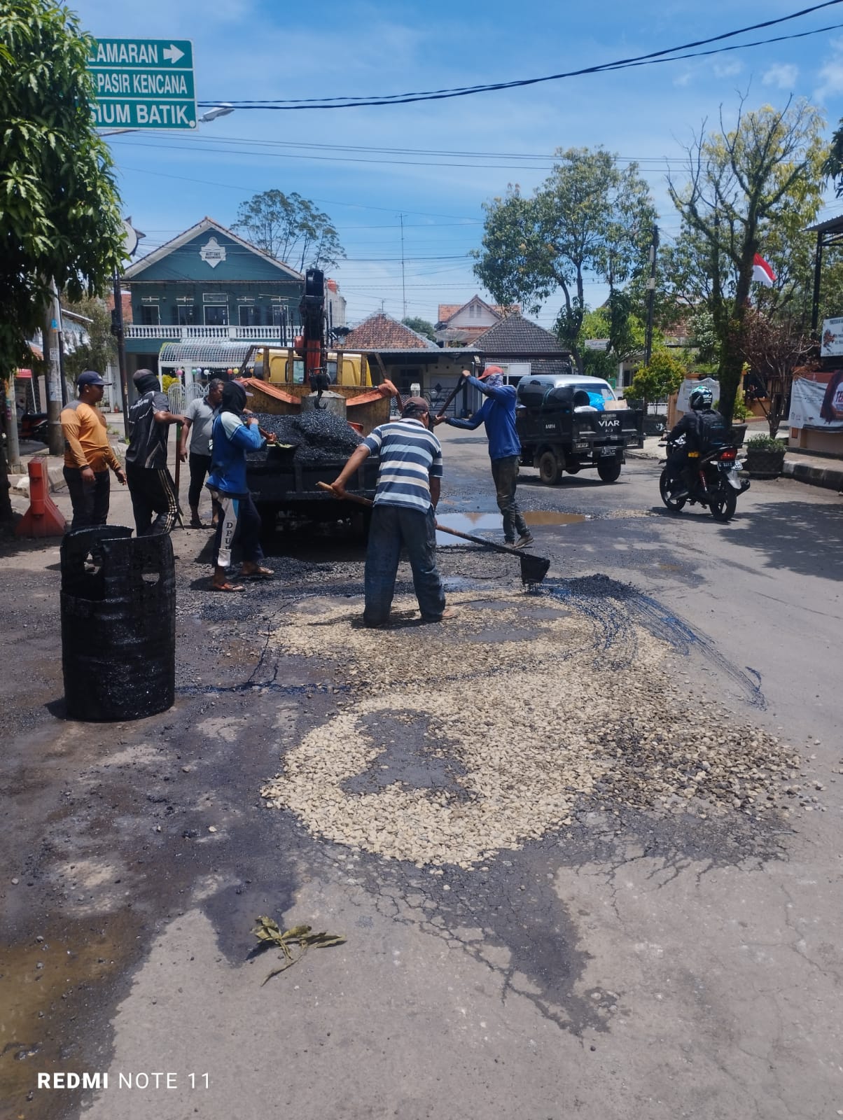 PERBAIKAN JALAN AGUS SALIM DAN GATOT SUBROTO