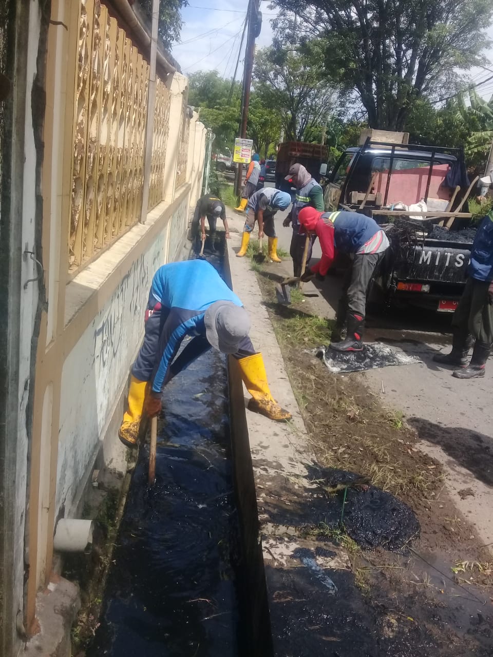 PEMBERSIHAN SALURAN PEMATUS JLAAN BINAGRIYA RAYA