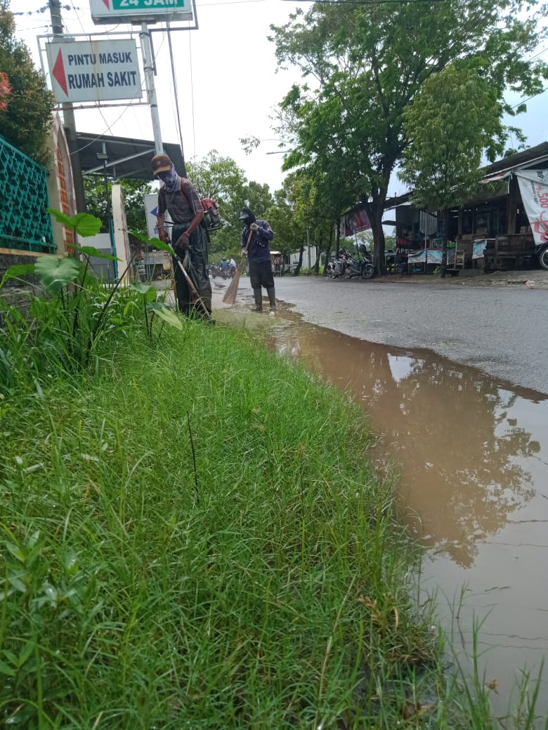 BABAT RUMPUT JALAN AHMAD DJUNAID