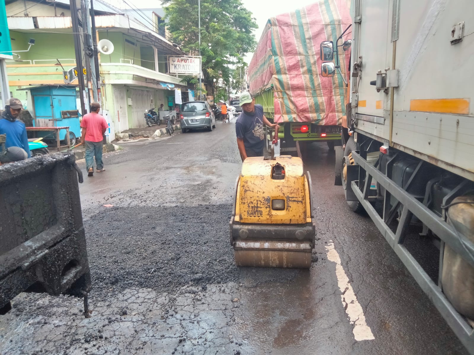 PERBAIKAN JALAN WAHIDIN