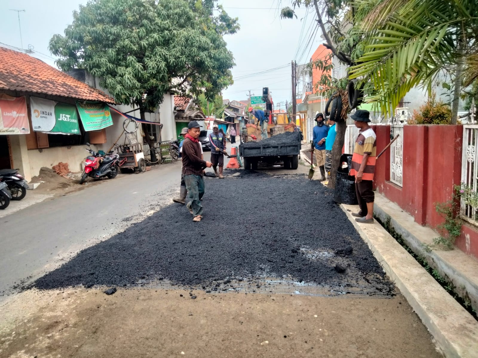 PERBAIKAN JALAN TERATE