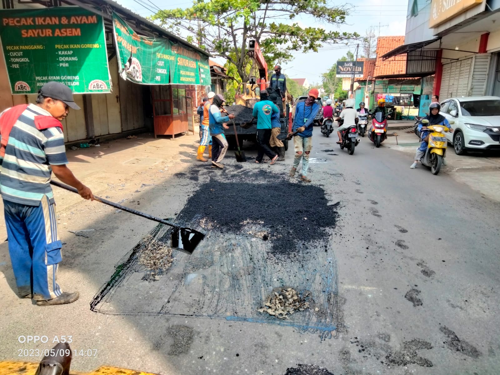 PERBAIKAN JALAN MERPATI DAN MERAK