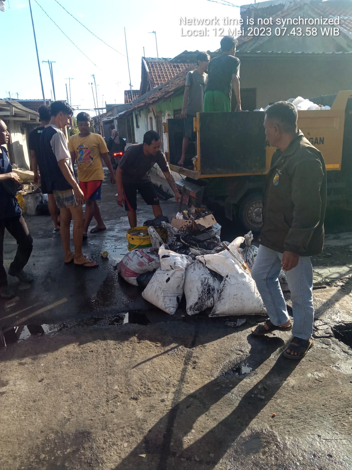 KERJA BAKTI WARGA KRAPYAK GG. 7 RT. 05 dan RT. 06 RW. 14