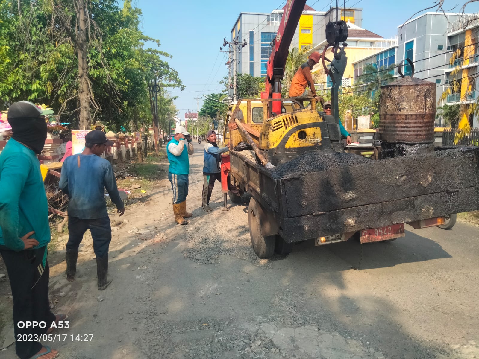 PERBAIKAN JALAN KUSUMA ATMAJA DAN KERTOSURO