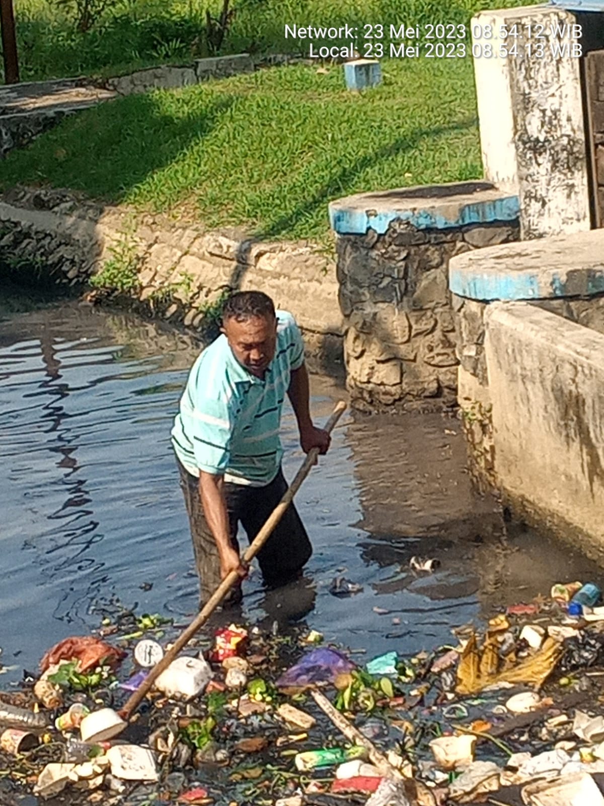PEMBERSIHAN SALURAN ASEMBINATUR DAN SALURAN TIRTO