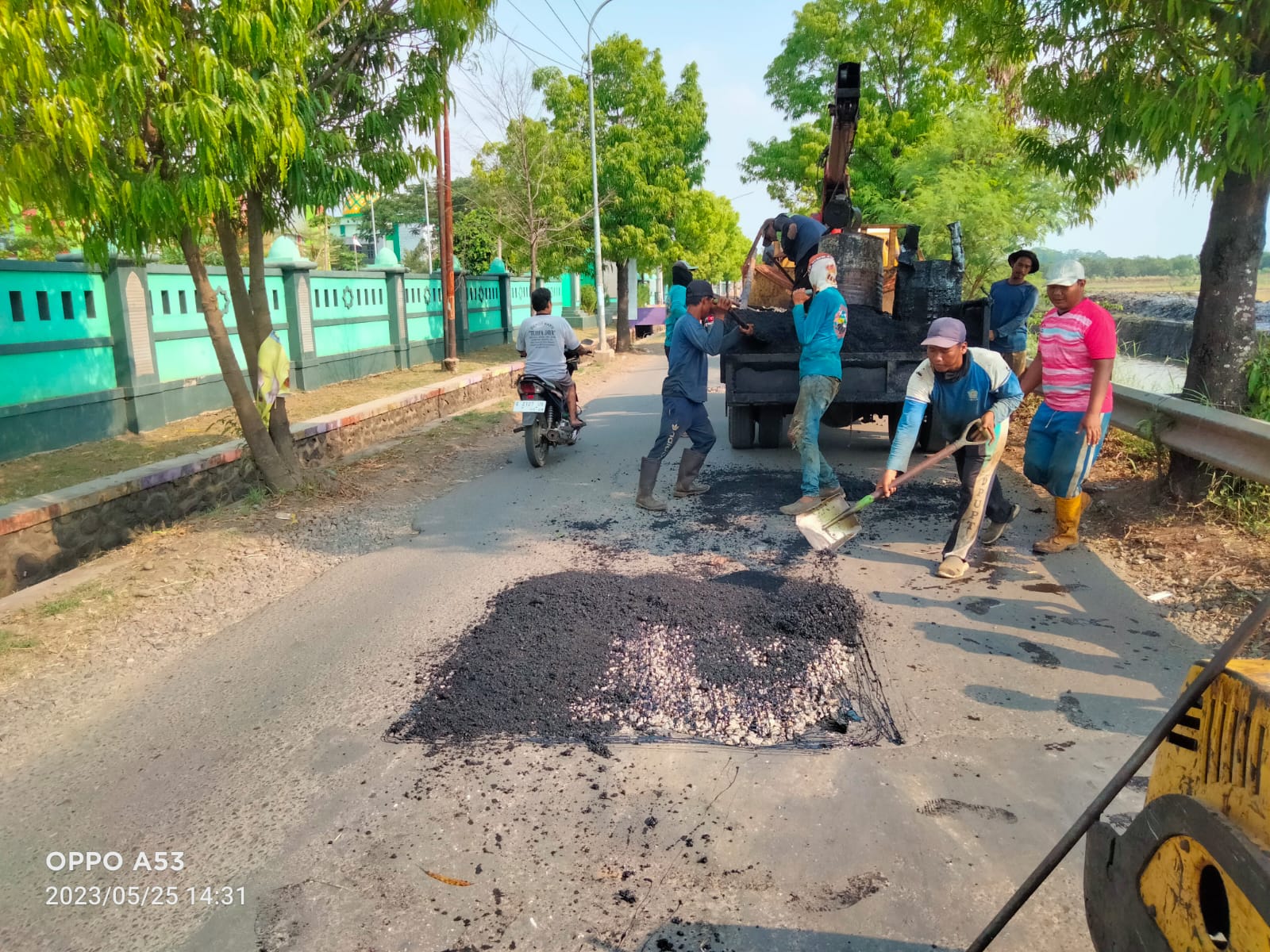 PERBAIKAN JALAN JENGGALA DAN M. CHAERON