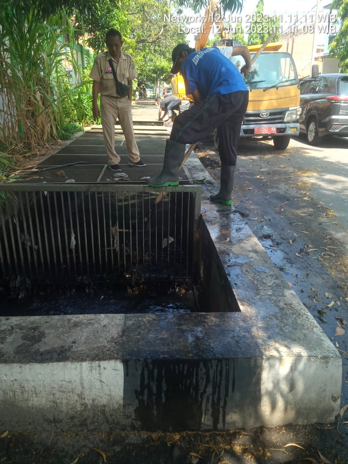 PENGERUKAN SALURAN JALAN KURINCI