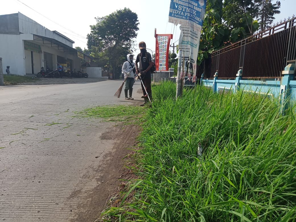 BABAT RUMPUT JALAN KI MANGUNSARKORO