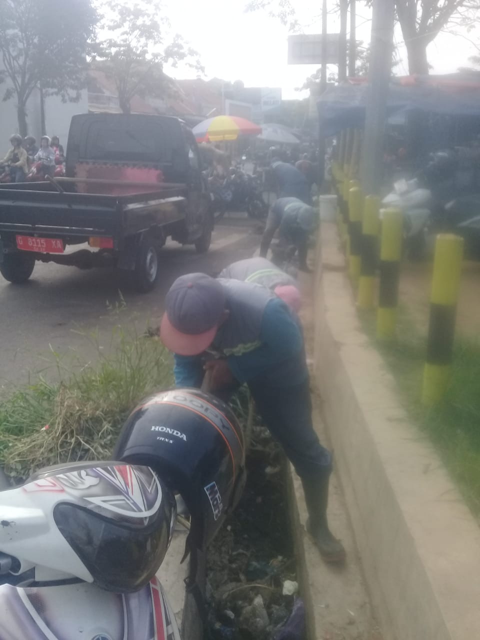 PEMBERSIHAN SALURAN PEMATUS JALAN SOROGENEN