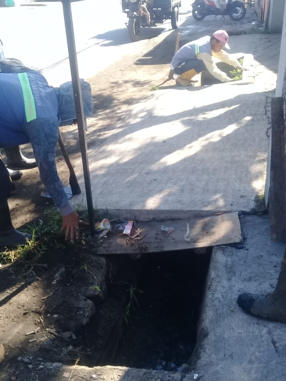 PEMBERSIHAN SALURAN PEMATUS JALAN TENTARA PELAJAR