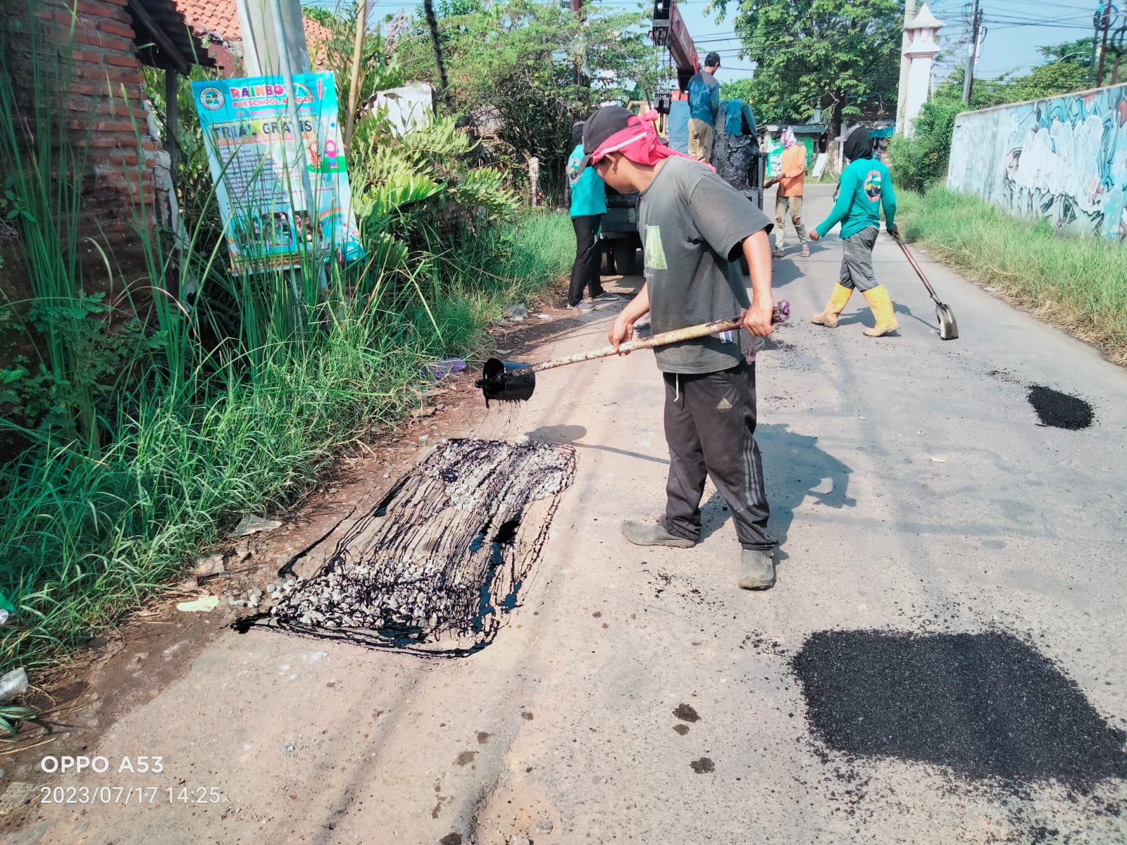 PERBAIKAN JALAN PERINTIS KEMERDEKAAN
