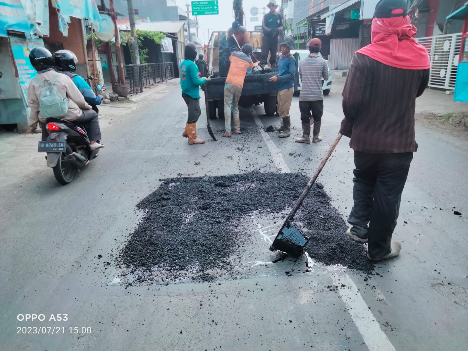 PERBAIKAN JALAN SERUNI DAN JALAN IRIAN