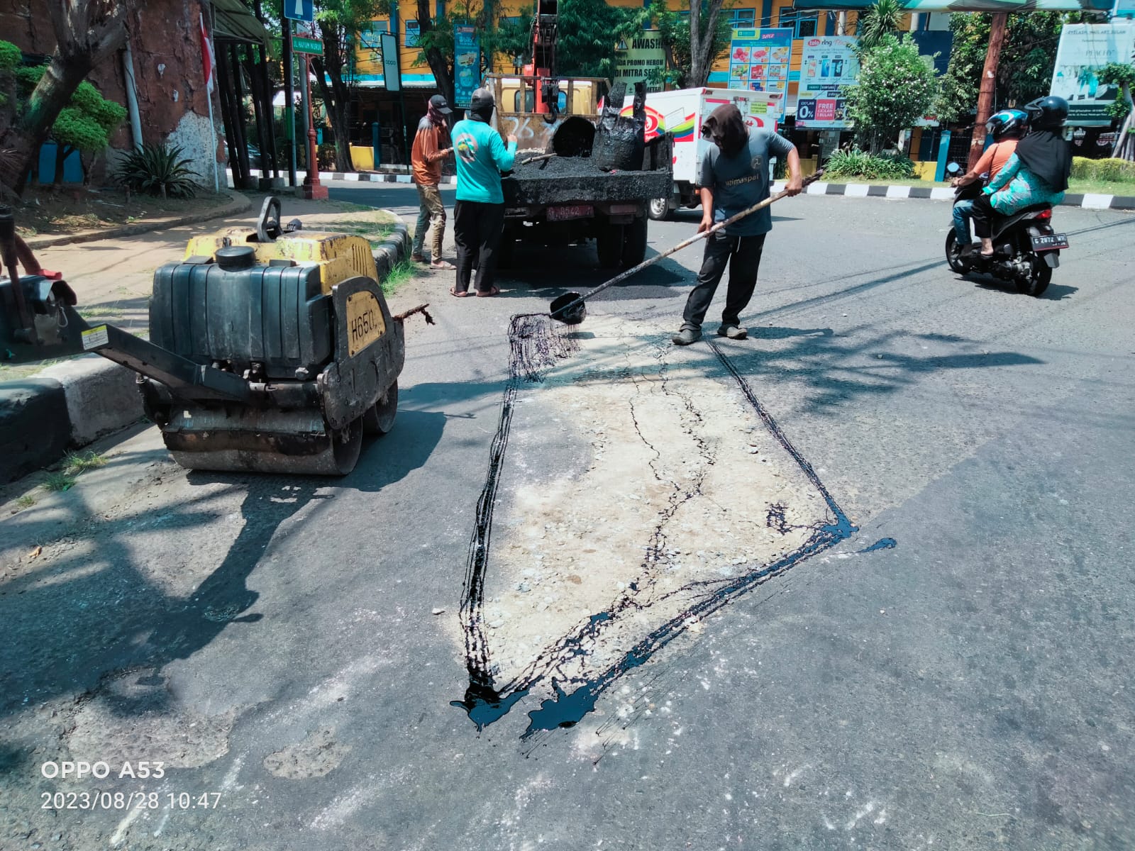 PERBAIKAN JALAN HAYAM WURUK DAN DR. SUTOMO