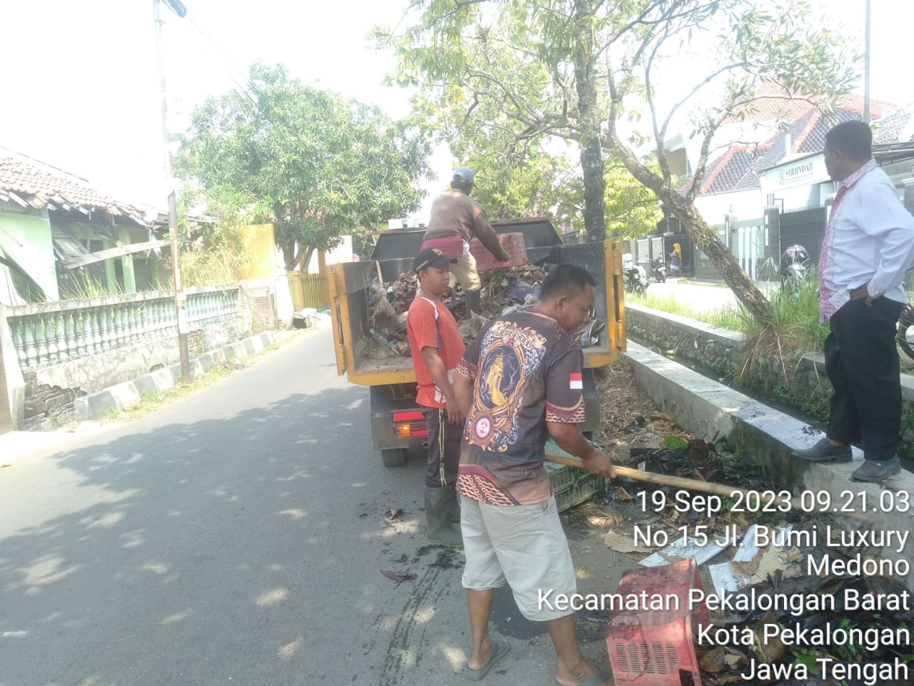 PEMBERSIHAN SALURAN ASEMBINATUR 1