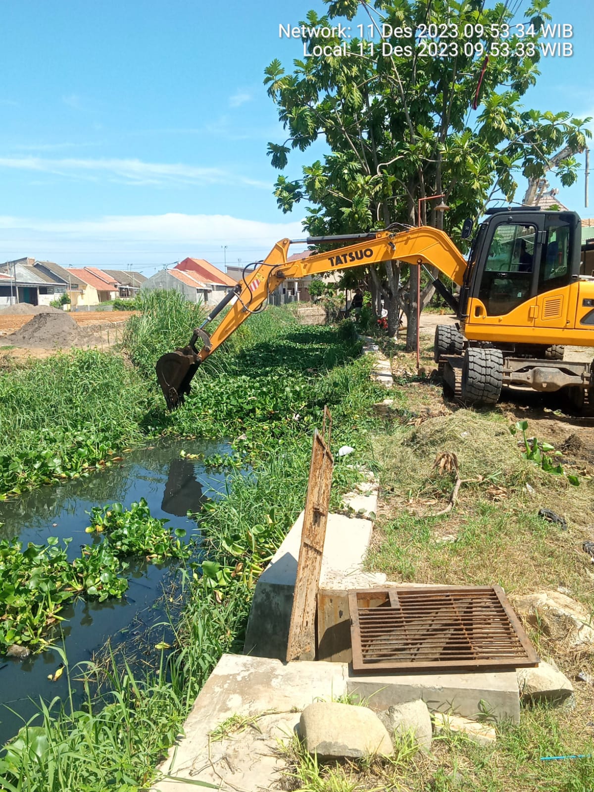 PEMBERSIHAN ENCENG GONDOK DIPERUM GRAHA NAYA BUARAN